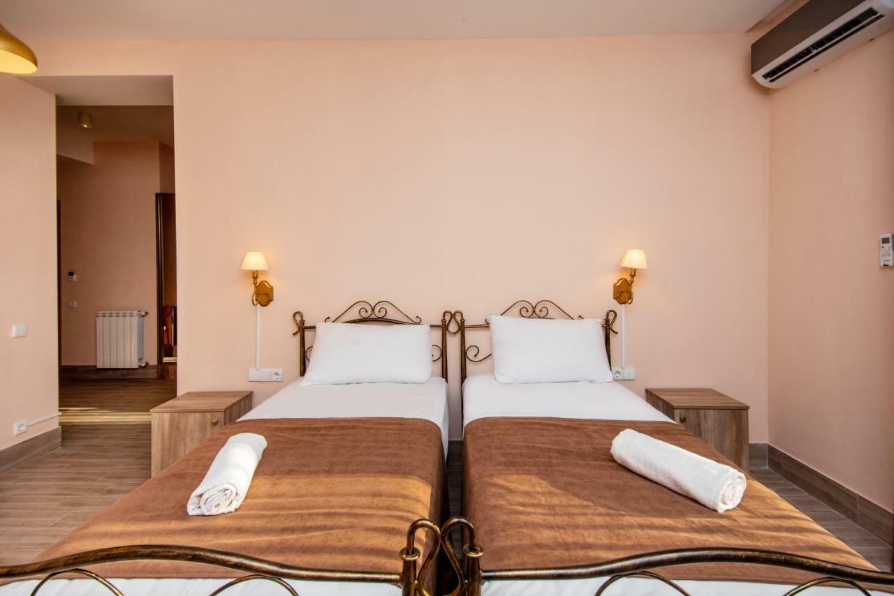 Tonusi Luxe Hotel In The Historic City Center Тбилиси Экстерьер фото