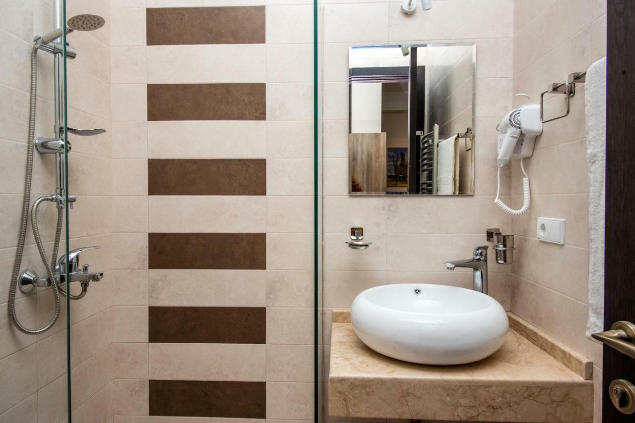 Tonusi Luxe Hotel In The Historic City Center Тбилиси Экстерьер фото