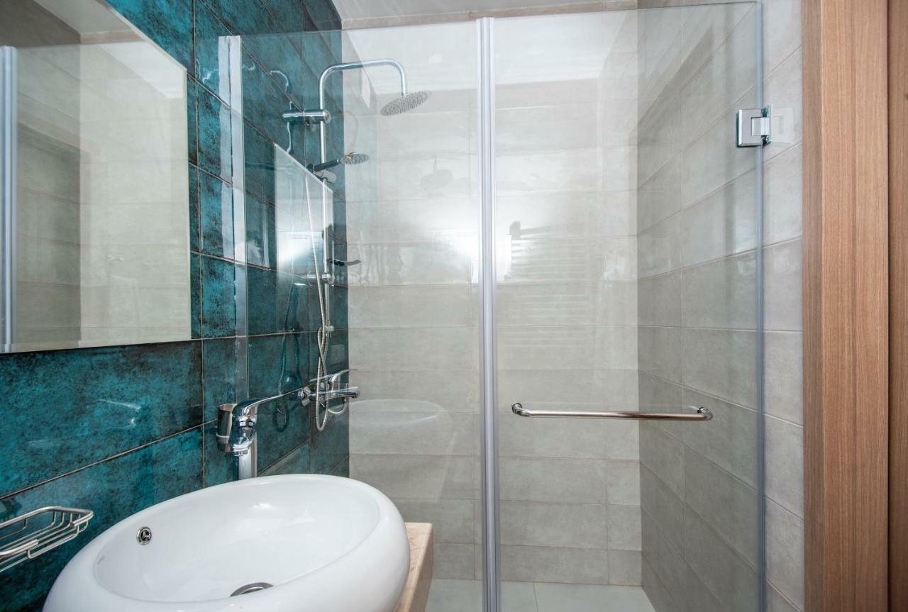 Tonusi Luxe Hotel In The Historic City Center Тбилиси Экстерьер фото