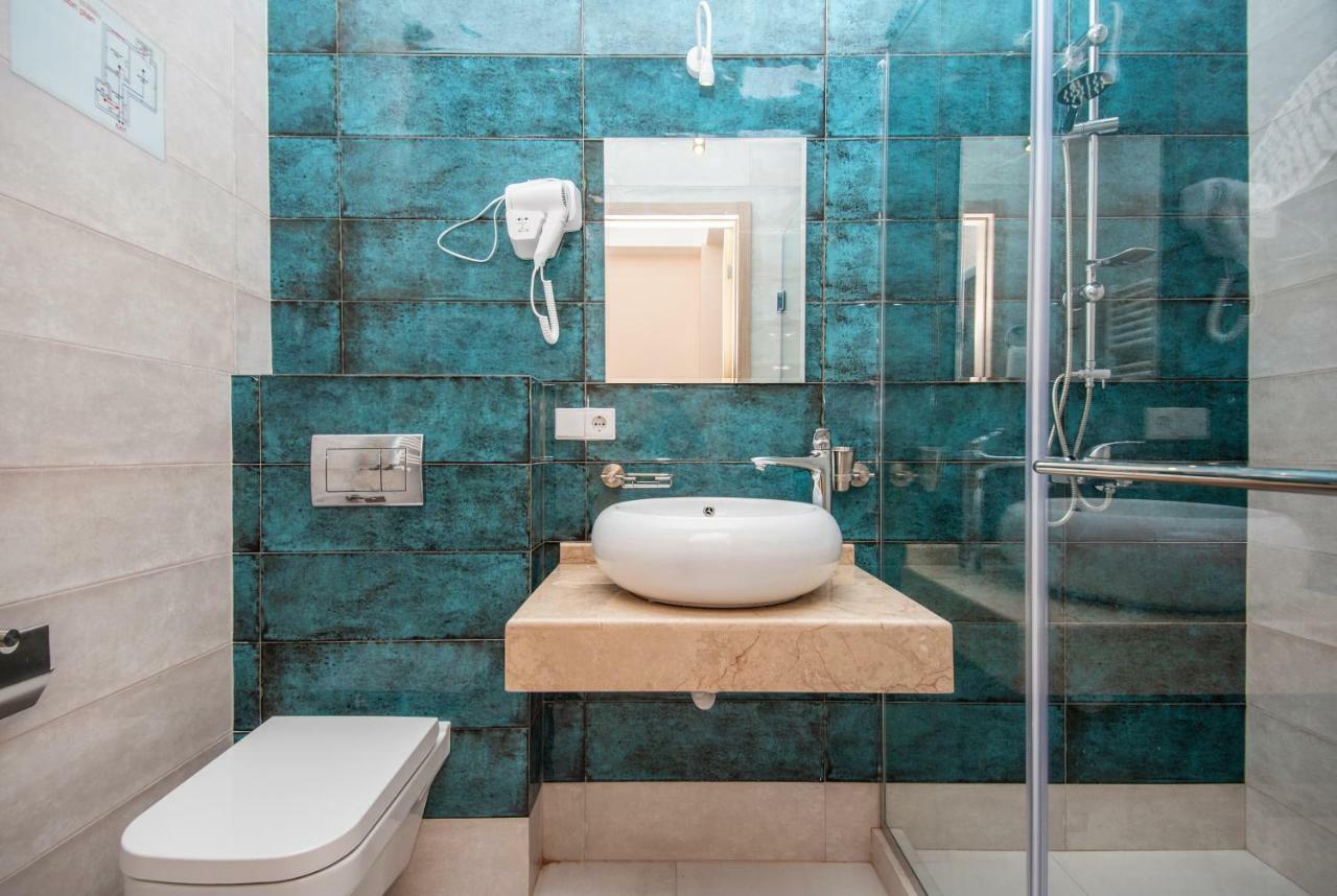 Tonusi Luxe Hotel In The Historic City Center Тбилиси Экстерьер фото