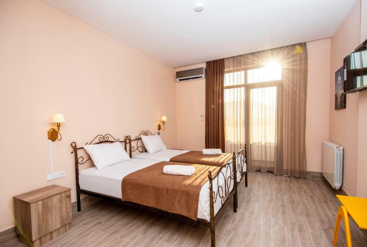 Tonusi Luxe Hotel In The Historic City Center Тбилиси Экстерьер фото