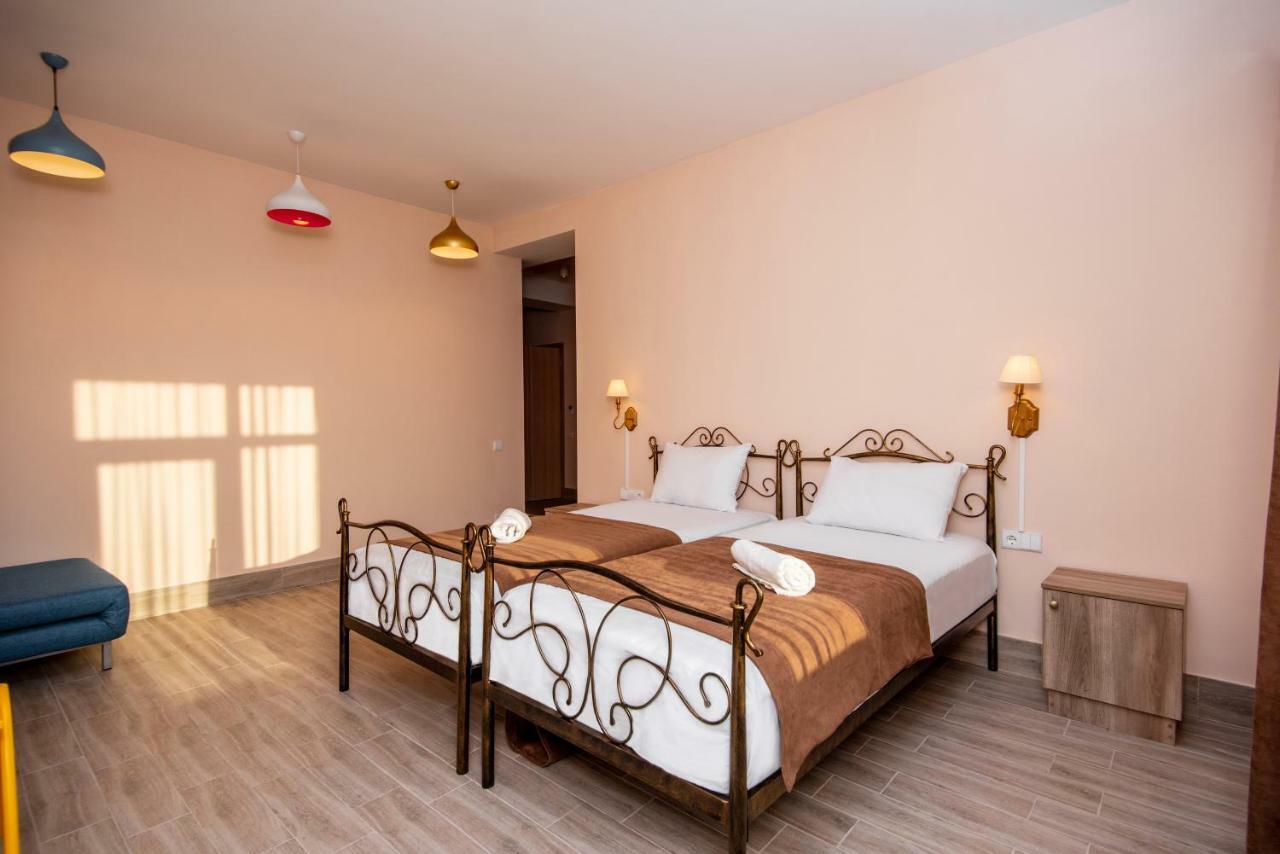 Tonusi Luxe Hotel In The Historic City Center Тбилиси Экстерьер фото
